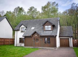 Bracken House, hotel with parking in Aviemore