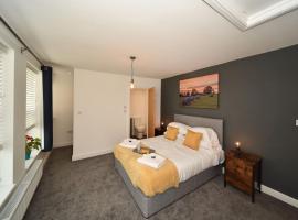 Pinfold Suite - Chester Road Apartments By, семеен хотел в Макълсфийлд