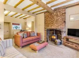 Brand Hill Cottage with Hot Tub