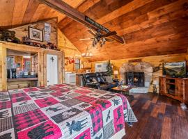 Bear Paw Bungalow, hotel in Sevierville