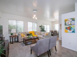 Stylish Home Phoenix - Low Rates NOW!, hotell i Phoenix