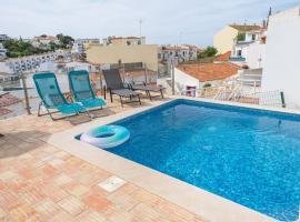 Colors Pool House, villa i Carvoeiro