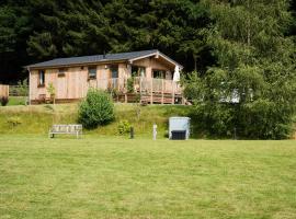 Tayview Lodges, cabin in Dunkeld