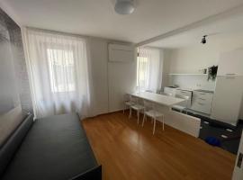 Torboletta Apartments: Nago-Torbole'de bir otel