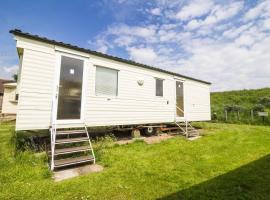 Lovely 4 Berth Caravan For Hire At Sunnydale Holiday Park Ref 35225kc, hotel in Louth