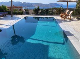 Stergiou Luxury Apartments with shared pool, leilighet i Anavissos