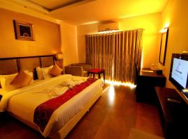 Paravoor Galaxy Hotel, hotel in Cherai Beach