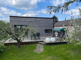Modernt Attefallshus, vacation home in Ängelholm