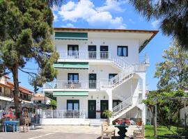 Agapitos Apartments, plážový hotel v destinaci Nikiti