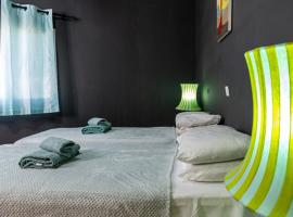Suite - Sleeps 3 - Balcony - Pool - Parking, ξενοδοχείο σε Bakau