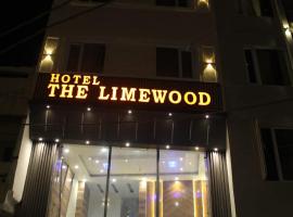 Hotel The Limewood, viešbutis su sūkurinėmis voniomis mieste Amritsaras