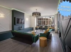 Town View Apartment by Sasco