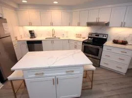 Sleeps 8 - Renovated Beachfront Condo at Westwinds, Sandestin with Gulf Views, Private Beach Access