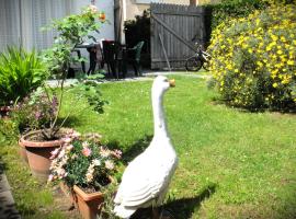 Appartamento con giardino a 5 minuti dal mare, apartment in Torre del Lago Puccini