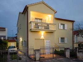 Apartments4You, hotel in Vodice