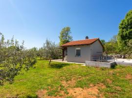 Amazing Home In Risika With Kitchen, vakantiehuis in Risika