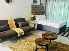 Sarona Apartment Studio F203 - HoneyBee Apartment