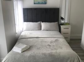 En Suite Double Room 2, hotel v destinaci Plumstead