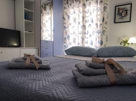 Azure Waves - Apartment by the sea in Pefkochori, hotel di Pefkohori