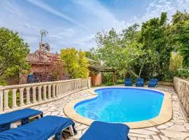 Awesome Home In Les Adrets-de-lestre With Outdoor Swimming Pool