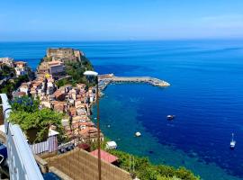 Blue Jolie, holiday home in Scilla