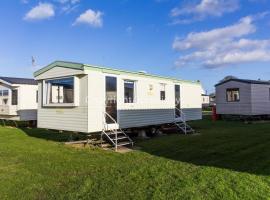 Great 6 Berth Caravan For Hire At Sunnydale Holiday Park In Skegness Ref 35150tm, hotell i Louth