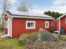 Beautiful Home In Ronneby With House Sea View, boende vid stranden i Ronneby