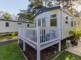 Beautiful Caravan With Decking At Haven Holiday Park In Norfolk Ref 11303mc