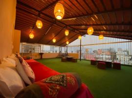 Art House- Air conditioned luxury service Apartments, hôtel à Bangalore près de : Lumbini Gardens