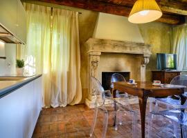 Relais Corte Guastalla Apartments, hotel in Sona