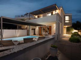 Villa La Thalia LT Croatia, hotel in Nin