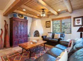 El Corazon 12, Luxury 2 BRs, Sleeps 5