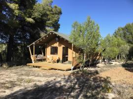 Camping rural la Masia, luxury tent in Cocentaina
