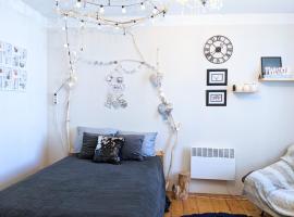 Tiny NON-Smoking Čaka & Free Parking