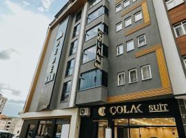 ÇOLAK SUIT – hotel w mieście Arsin