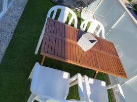 Appartement avec balcon/terrasse, hotel v destinaci Monteux