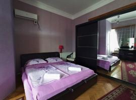 GuestHouse LILIA &Wine Celler, hostel u gradu 'Telavi'