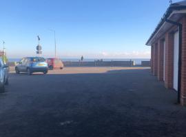 Beach Front House, vacation home in Walton-on-the-Naze