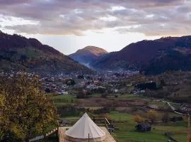 Rucăr Glamping Village