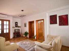 E&E Home Sweet Home, hotel near National Theatre of Opera and Ballet of Albania, Tirana