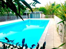 Confort plage piscine, hotel na may parking sa Saint-Vincent-de-Tyrosse