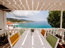 Floreica Maisonneta By the Sea.