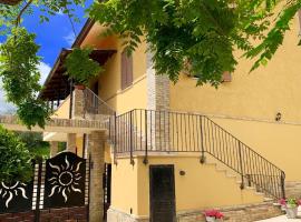 Flowery House, hotel em Miglianico