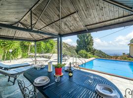 Amazing Home In Noli With Private Swimming Pool, Can Be Inside Or Outside, seoska kuća u gradu Noli