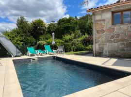 Casa da Lage - Gerês - Piscina privada – pensjonat w mieście Geres