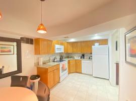 COMFY Basement Home 2 Bdrm1Den 3Queen Beds, hotel near Fort Stevens, Washington, D.C.