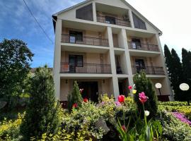 Сонячна Перлина, hotel v destinaci Poljana