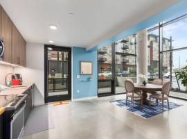 Airy and Open Corner Loft - 92 Walkscore, hotel v destinaci Redmond