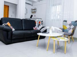 NAIVELI-PALM Appartement meublé sobre et chic, Ferienwohnung in Douala