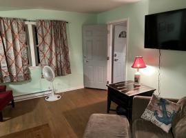 Boat House Ground Floor #2 - 1 BR WaterFront, Wifi apts, apartment in Norfolk